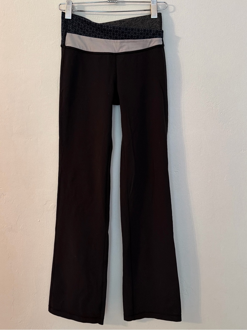 Lululemon Women's Black Flared Yoga Pants with Contrast Waistband
